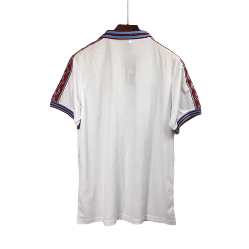 https://cdn.shopify.com/s/files/1/0826/7228/8075/files/19801981-aston-villa-away-retro-kit-classickits433-857882.webp?v=1741199253