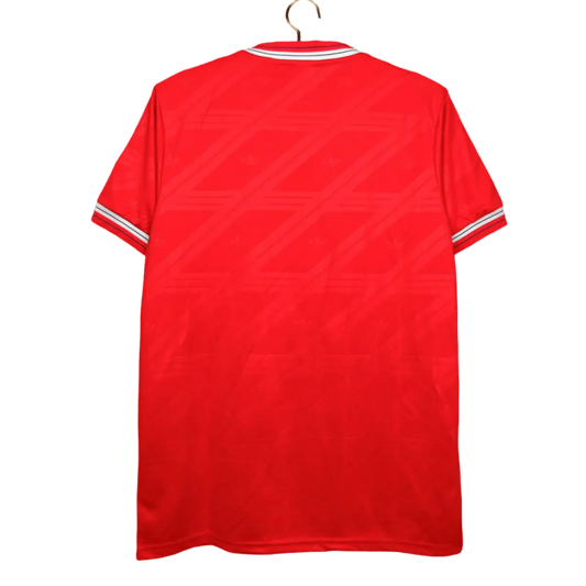 https://cdn.shopify.com/s/files/1/0826/7228/8075/files/19861988-manchester-united-sharp-home-retro-kit-classickits433-582980.webp?v=1741197616