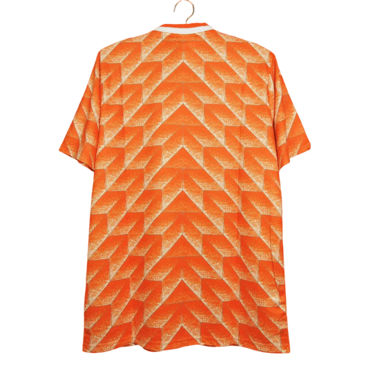 https://cdn.shopify.com/s/files/1/0826/7228/8075/files/1988-netherlands-home-retro-kit-289989.webp?v=1741197041