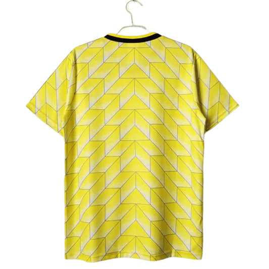 https://cdn.shopify.com/s/files/1/0826/7228/8075/files/19881989-borussia-dortmund-continentale-home-retro-kit-classickits433-232461.webp?v=1741199349