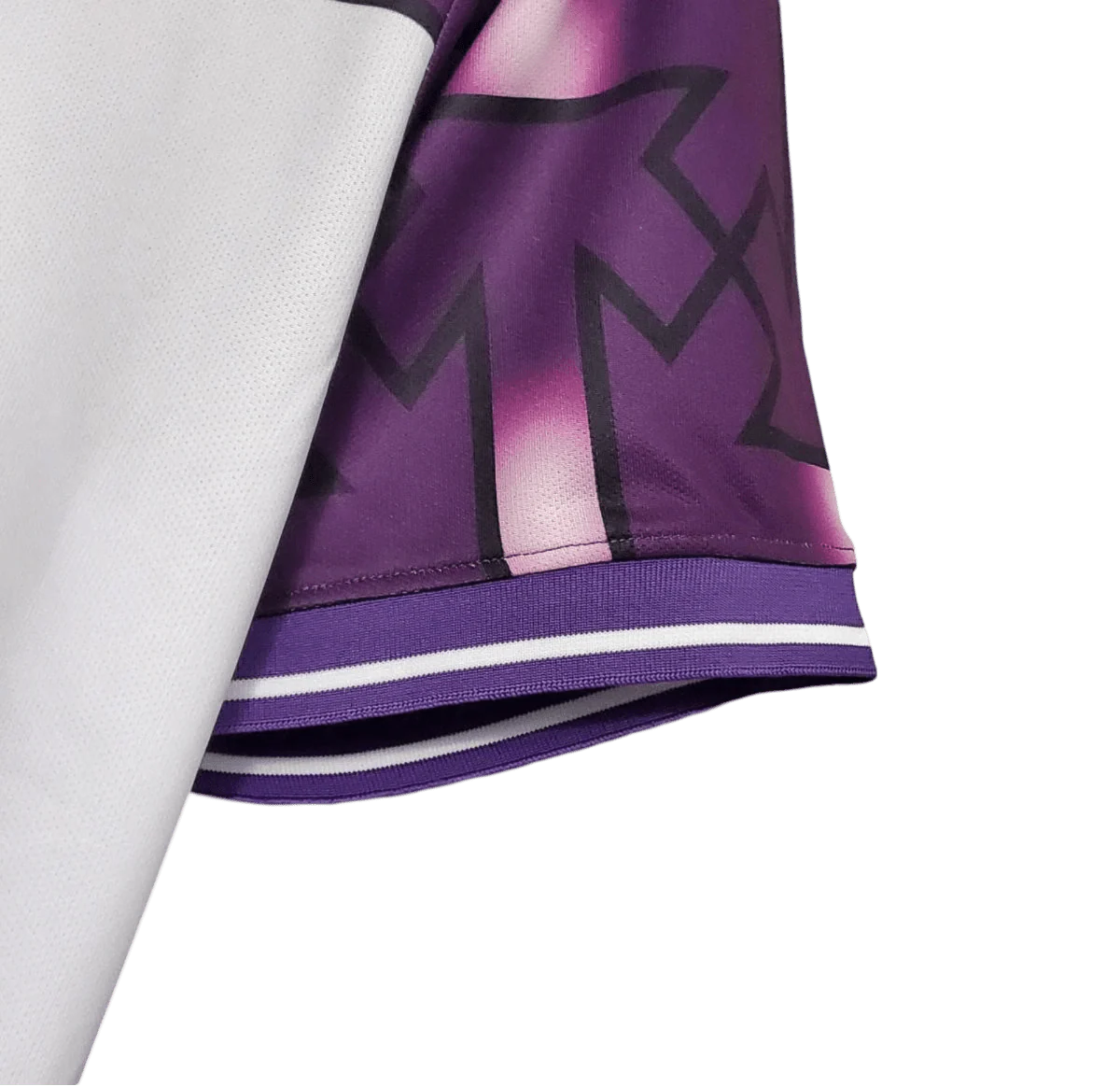 https://cdn.shopify.com/s/files/1/0826/7228/8075/files/19921993-fiorentina-florence-7up-away-retro-kit-classickits433-496403.webp?v=1741199031