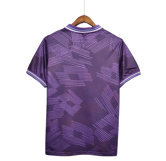 https://cdn.shopify.com/s/files/1/0826/7228/8075/files/19921993-fiorentina-florence-7up-home-retro-kit-govintagejersey-994988.webp?v=1741199018