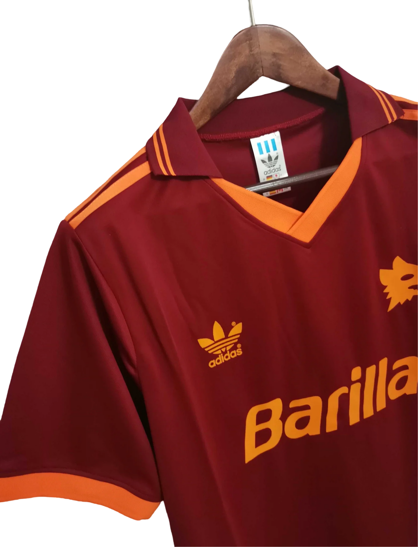https://cdn.shopify.com/s/files/1/0826/7228/8075/files/19921994-as-roma-barilla-home-retro-kit-classickits433-808125.webp?v=1741199034