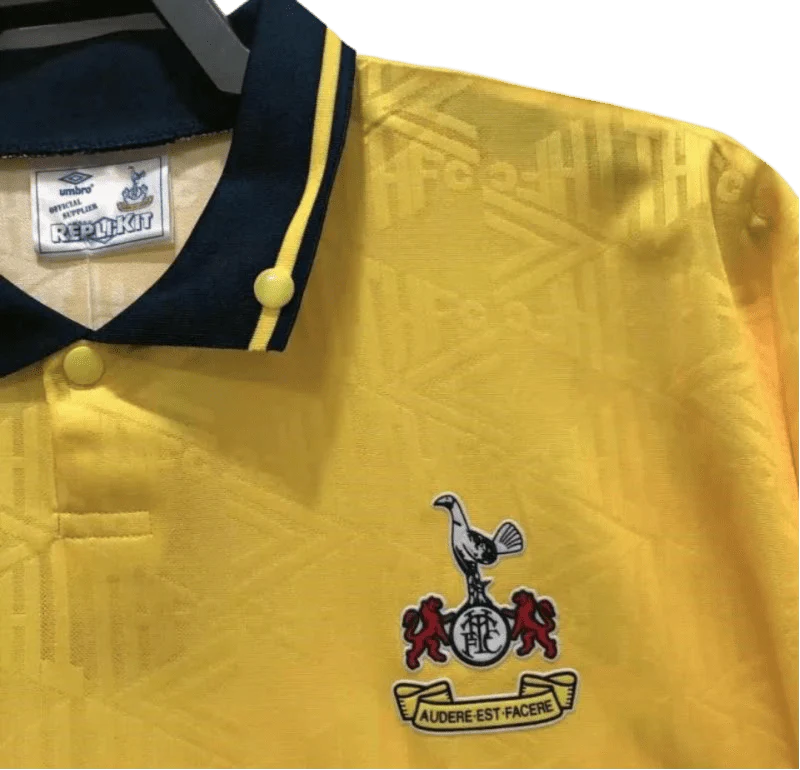 https://cdn.shopify.com/s/files/1/0826/7228/8075/files/19921995-tottenham-hotspur-holsten-yellow-away-retro-kit-classickits433-823922.webp?v=1741199150