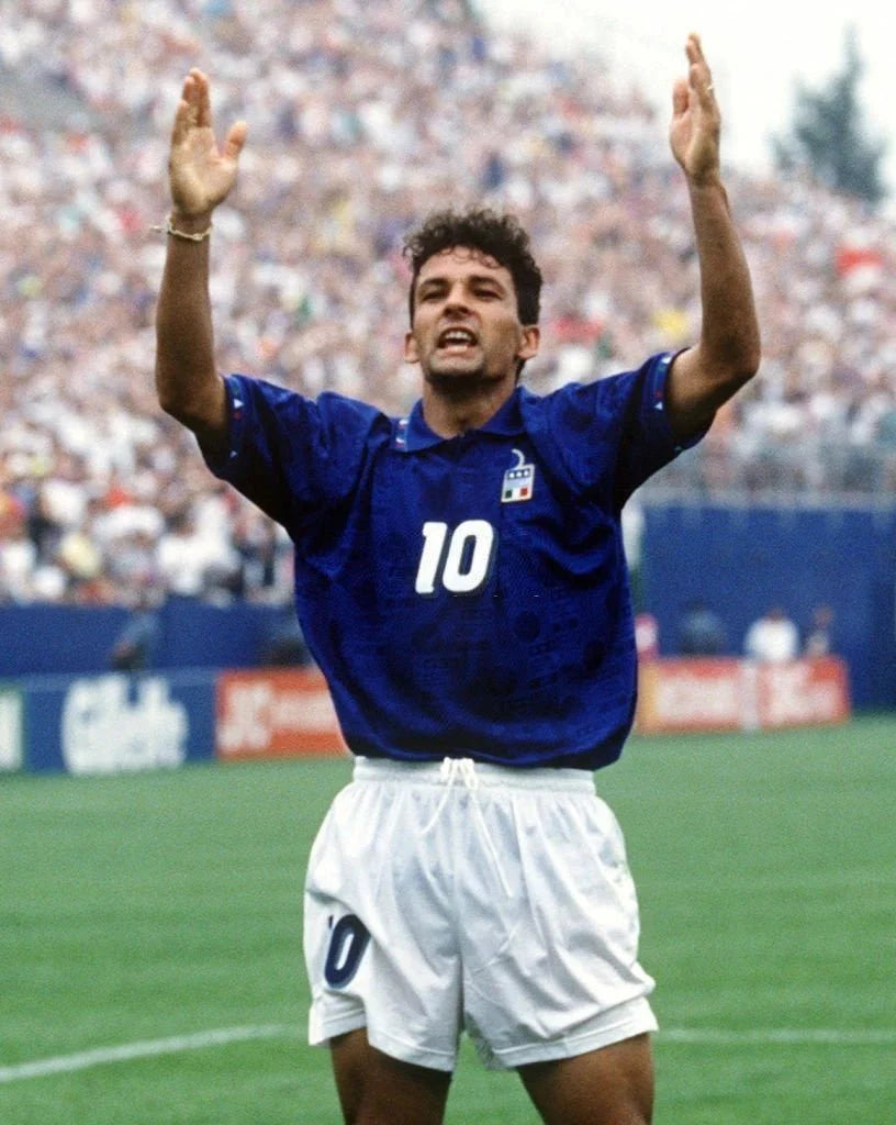 https://cdn.shopify.com/s/files/1/0826/7228/8075/files/19941995-italy-home-retro-kit-classickits433-818972.webp?v=1741198782