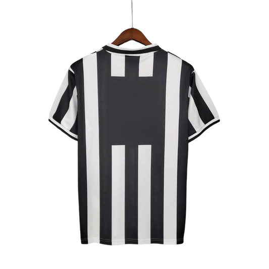 https://cdn.shopify.com/s/files/1/0826/7228/8075/files/19941995-juventus-danone-home-retro-kit-763630.webp?v=1741197287
