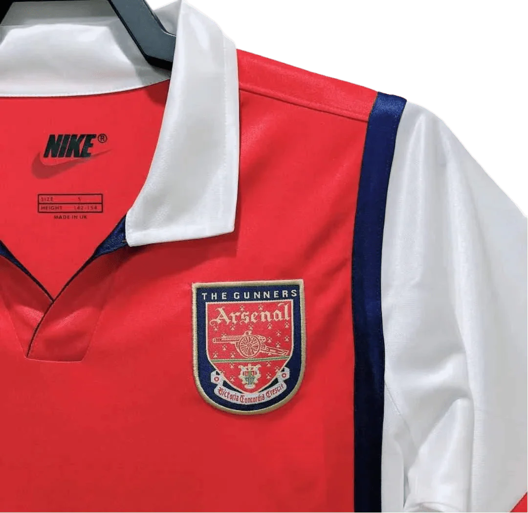 https://cdn.shopify.com/s/files/1/0826/7228/8075/files/19981999-arsenal-jvc-home-retro-kit-classickits433-734380.webp?v=1741199351