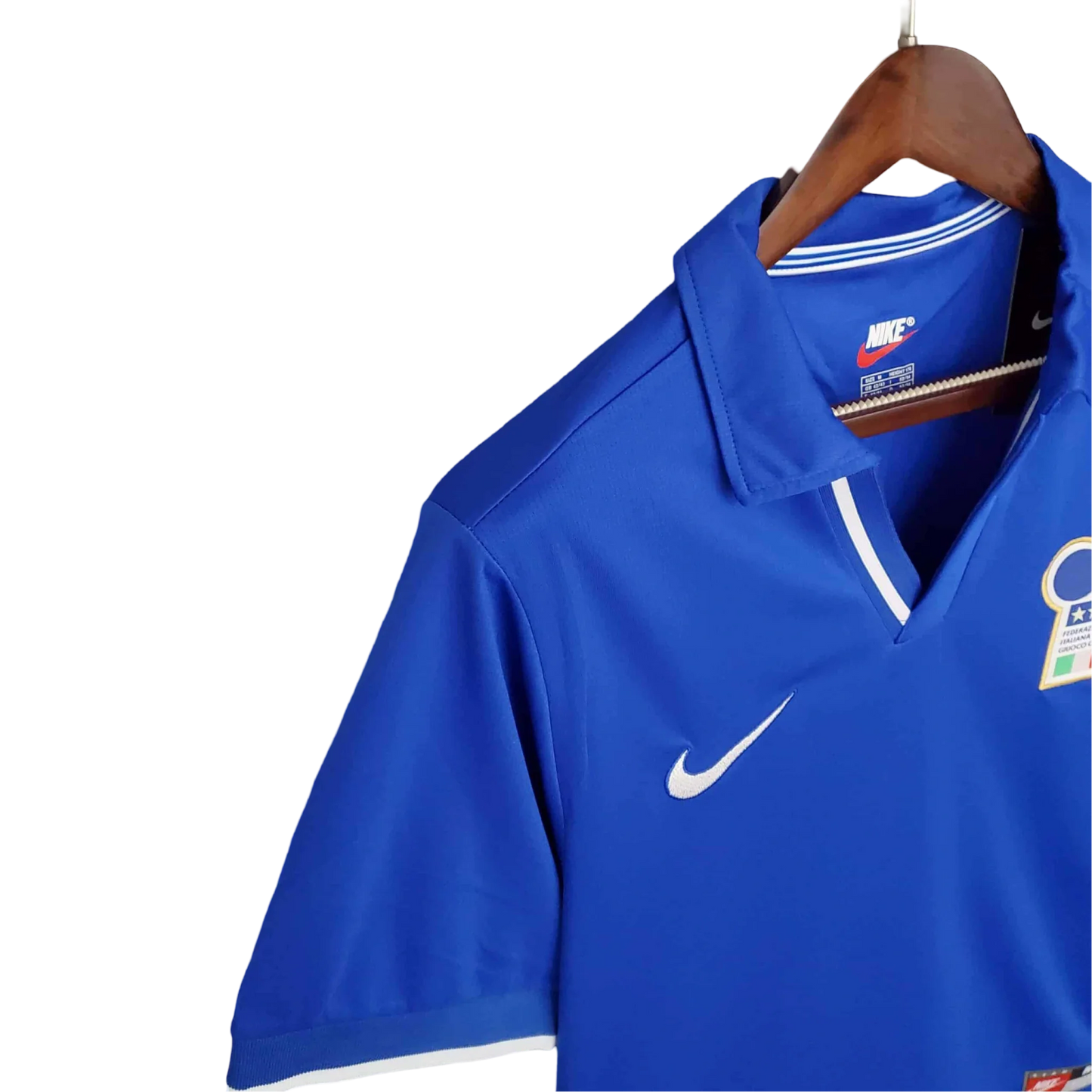 https://cdn.shopify.com/s/files/1/0826/7228/8075/files/19981999-italy-home-retro-kit-classickits433-180915.webp?v=1741198795