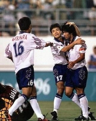 https://cdn.shopify.com/s/files/1/0826/7228/8075/files/19981999-japan-away-retro-kit-classickits433-930032.webp?v=1741198763
