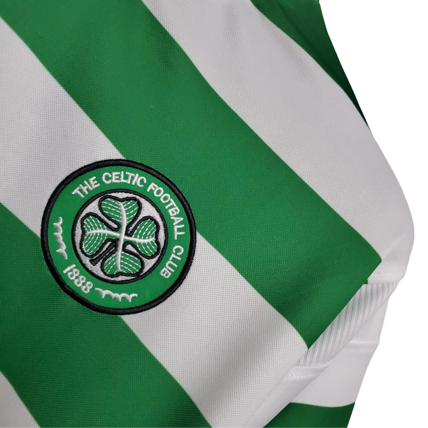 https://cdn.shopify.com/s/files/1/0826/7228/8075/files/19992000-glasgow-celtic-ntl-home-retro-kit-classickits433-898661.webp?v=1741198266