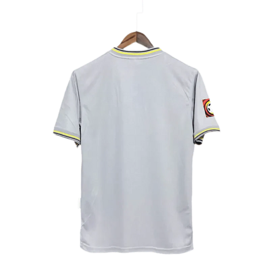 https://cdn.shopify.com/s/files/1/0826/7228/8075/files/2000-borussia-dortmund-eon-away-retro-kit-classickits433-976256.webp?v=1741197746