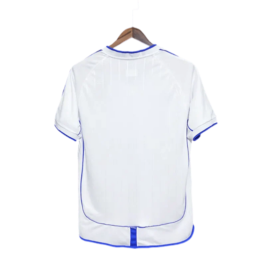 https://cdn.shopify.com/s/files/1/0826/7228/8075/files/20012003-chelsea-fly-emirates-away-retro-kit-classickits433-753469.webp?v=1741198338