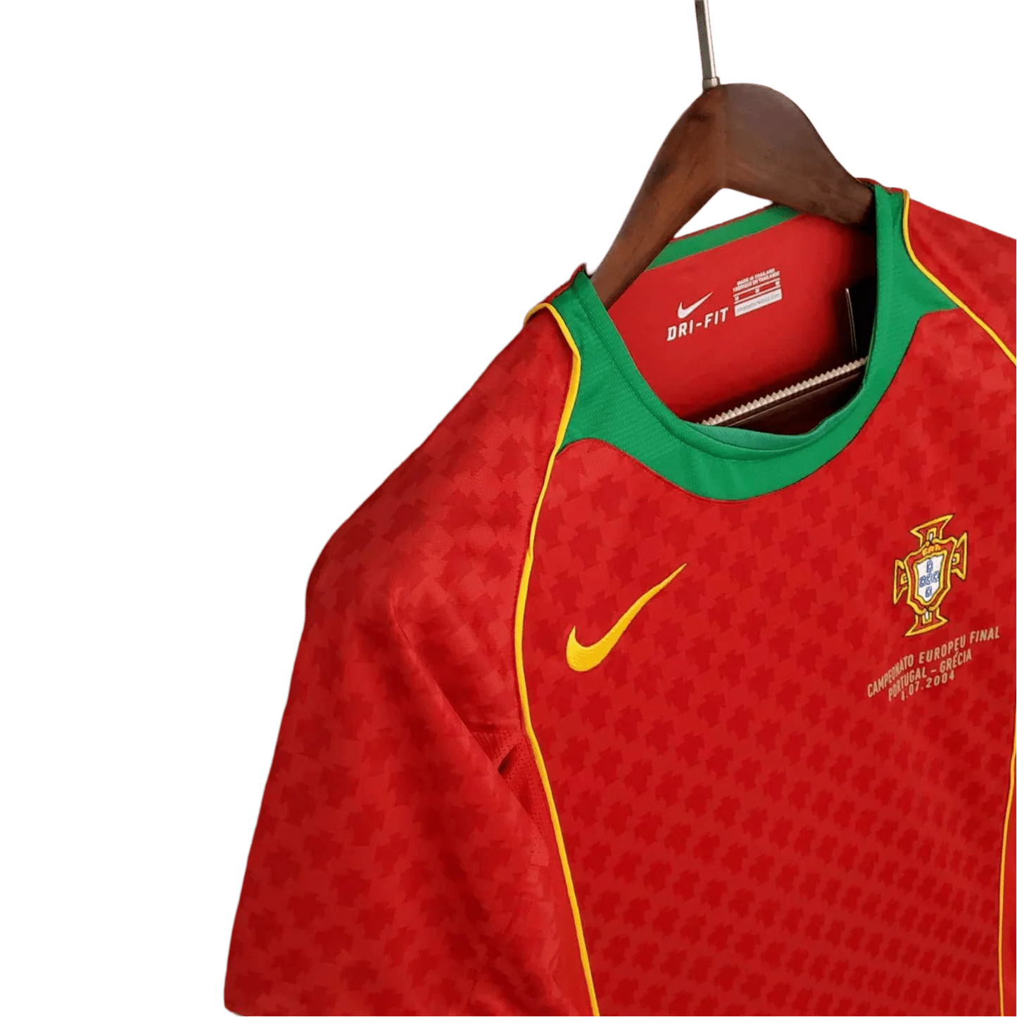 https://cdn.shopify.com/s/files/1/0826/7228/8075/files/20042005-portugal-home-retro-jersey-466043.webp?v=1741198528