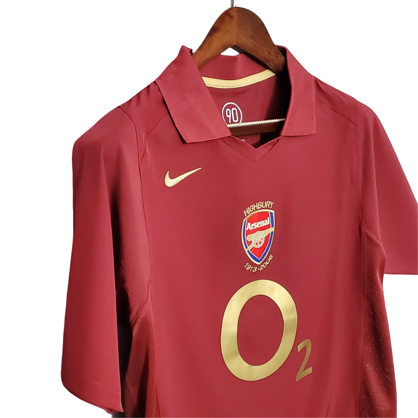 https://cdn.shopify.com/s/files/1/0826/7228/8075/files/20052006-arsenal-sponsor-o2-home-retro-kit-classickits433-947643.webp?v=1741199333