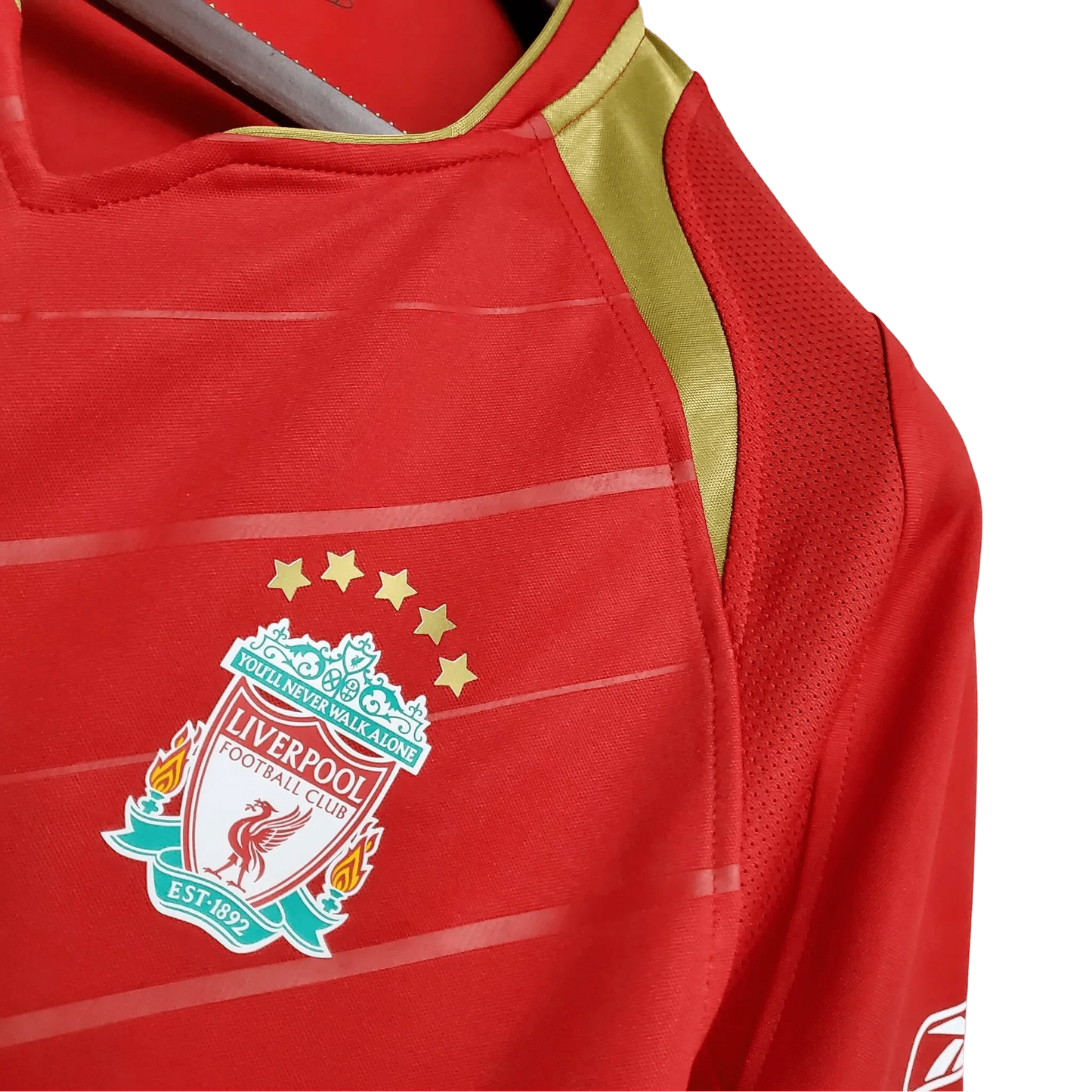 https://cdn.shopify.com/s/files/1/0826/7228/8075/files/20052006-liverpooi-carlsberg-home-retro-kit-classickits433-705775.webp?v=1741197845