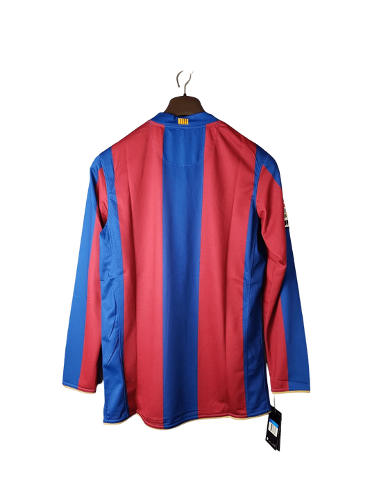 https://cdn.shopify.com/s/files/1/0826/7228/8075/files/20072008-fc-barcelona-unicef-home-retro-kit-long-sleeves-classickits433-921182.webp?v=1741197560