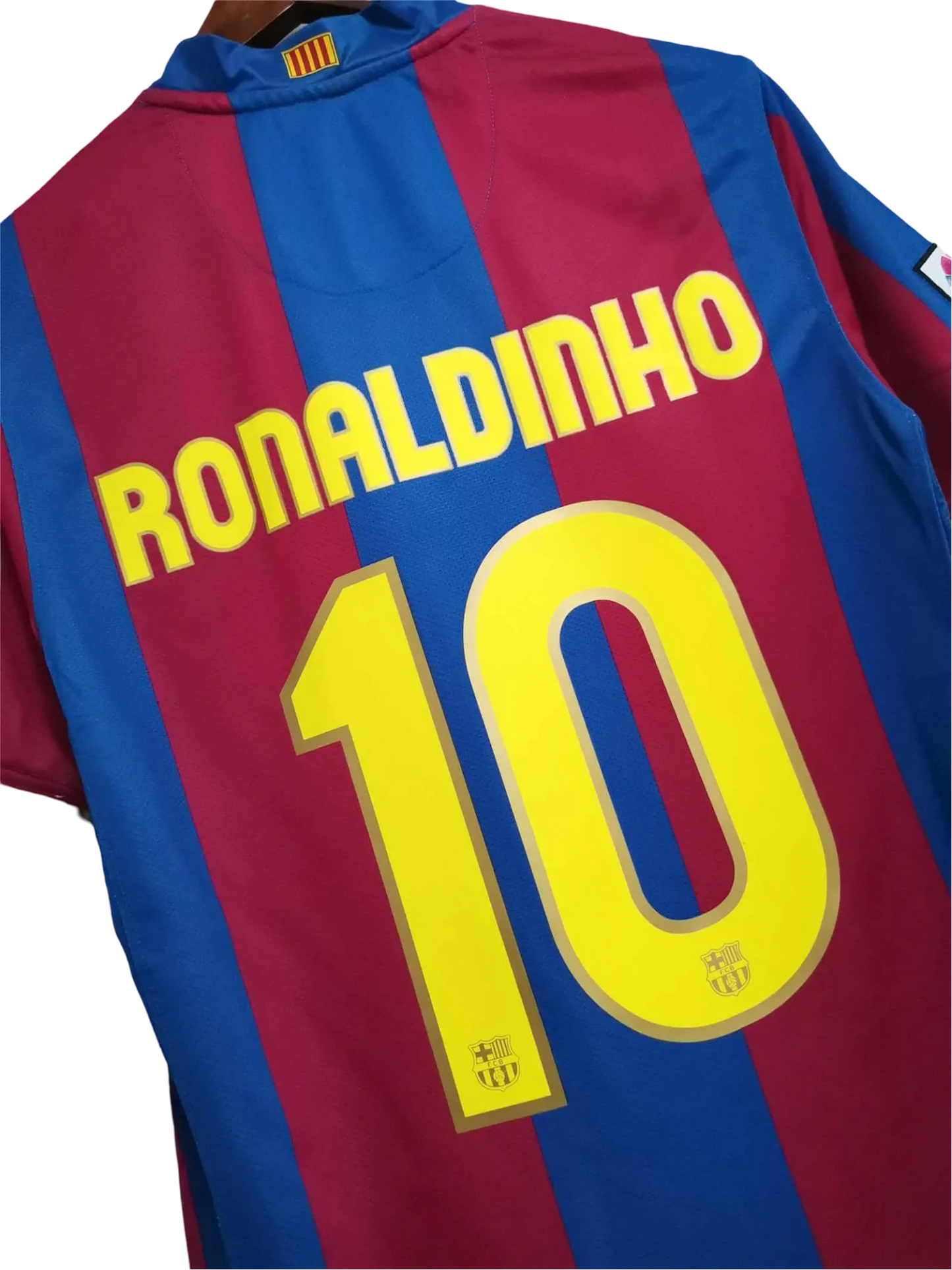 https://cdn.shopify.com/s/files/1/0826/7228/8075/files/20072008-fc-barcelona-unicef-home-retro-kit-short-sleeves-classickits433-626507.webp?v=1741197557