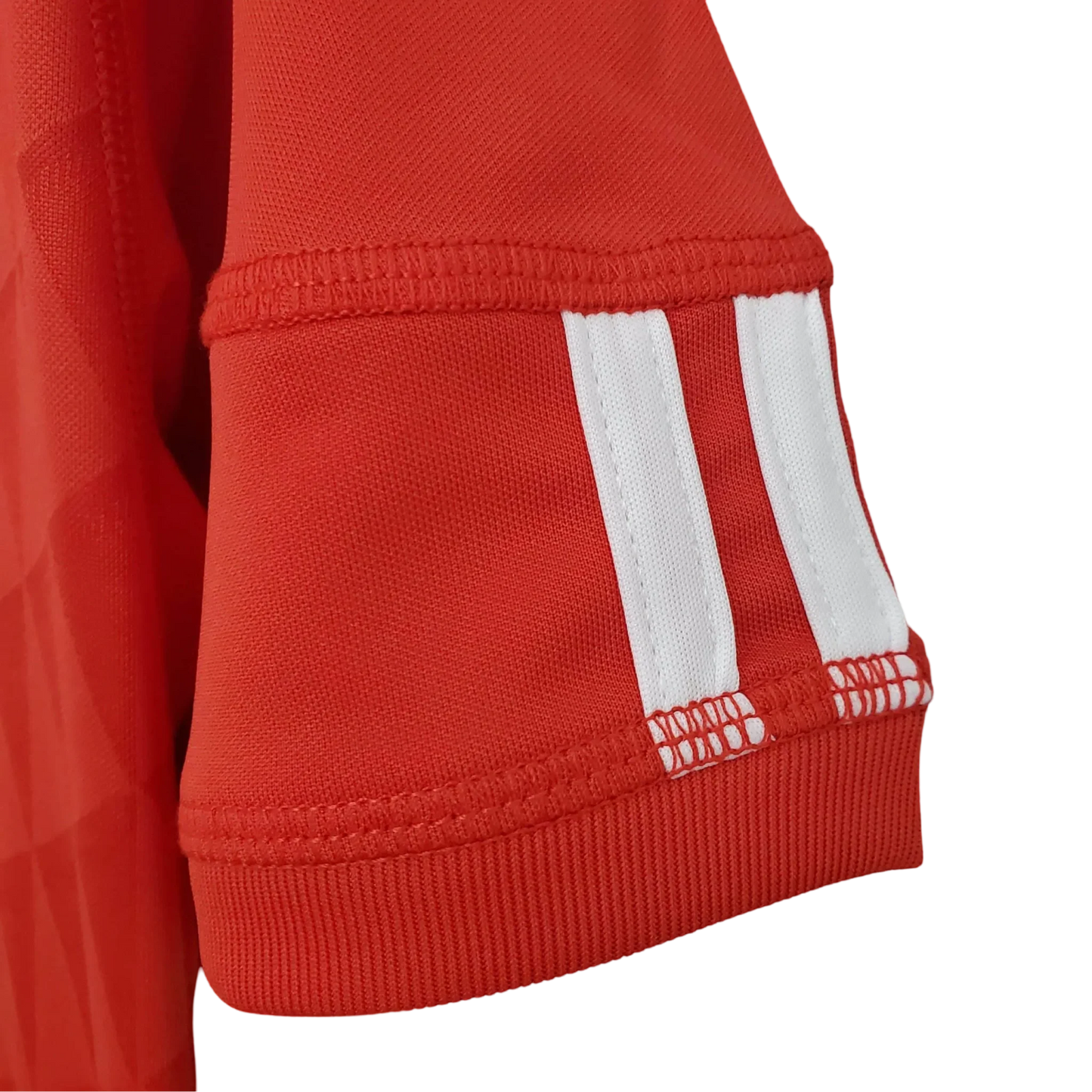 https://cdn.shopify.com/s/files/1/0826/7228/8075/files/20102011-liverpooi-standard-chartered-home-retro-kit-classickits433-241084.webp?v=1741197881