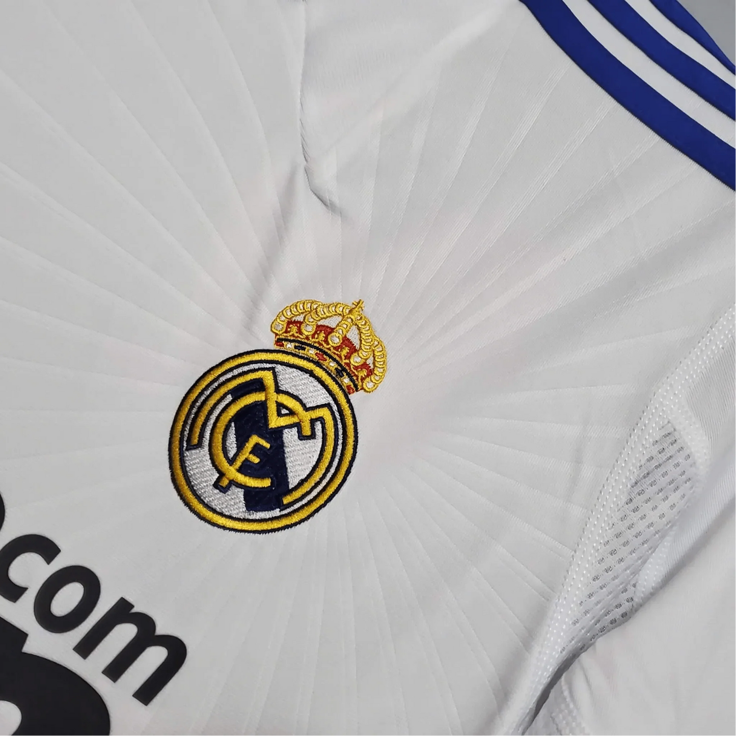 https://cdn.shopify.com/s/files/1/0826/7228/8075/files/20102011-real-madrid-bwin-home-retro-kit-676461.webp?v=1741197459