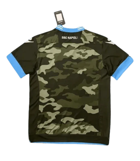 https://cdn.shopify.com/s/files/1/0826/7228/8075/files/20132014-napoli-lete-away-retro-kit-classickits433-408292.webp?v=1741198262