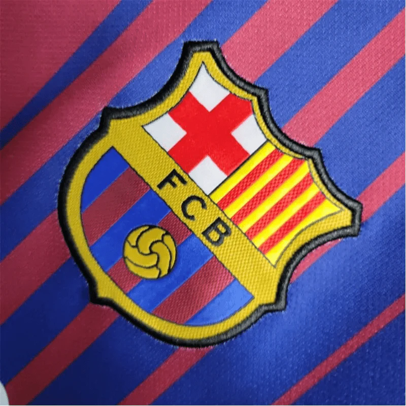 https://cdn.shopify.com/s/files/1/0826/7228/8075/files/20172018-fc-barcelona-rakuten-home-retro-kit-classickits433-161939.webp?v=1741197552