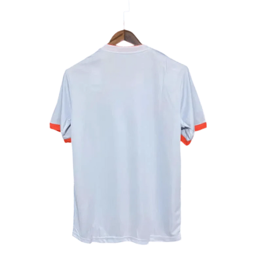 https://cdn.shopify.com/s/files/1/0826/7228/8075/files/2018-spain-away-retro-kit-647498.webp?v=1741197028