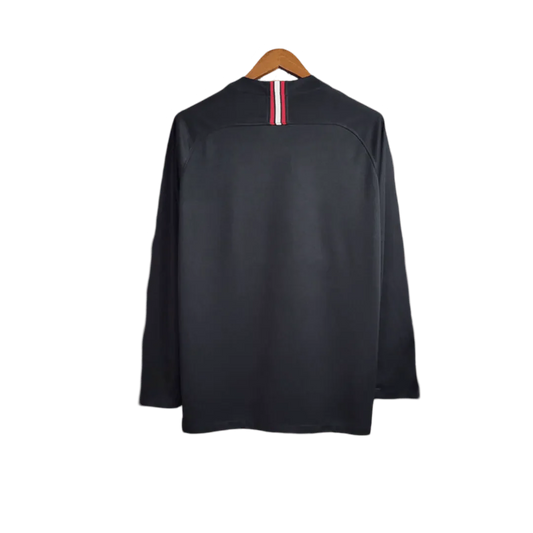 https://cdn.shopify.com/s/files/1/0826/7228/8075/files/20182019-paris-saint-germain-fly-emirates-long-sleeve-black-champions-league-retro-kit-362631.webp?v=1741197998