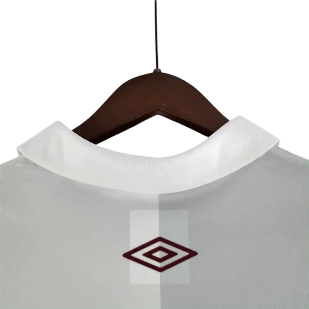 https://cdn.shopify.com/s/files/1/0826/7228/8075/files/120th-anniversary-fluminense-betano-white-grey-retro-kit-256443.webp?v=1741197186