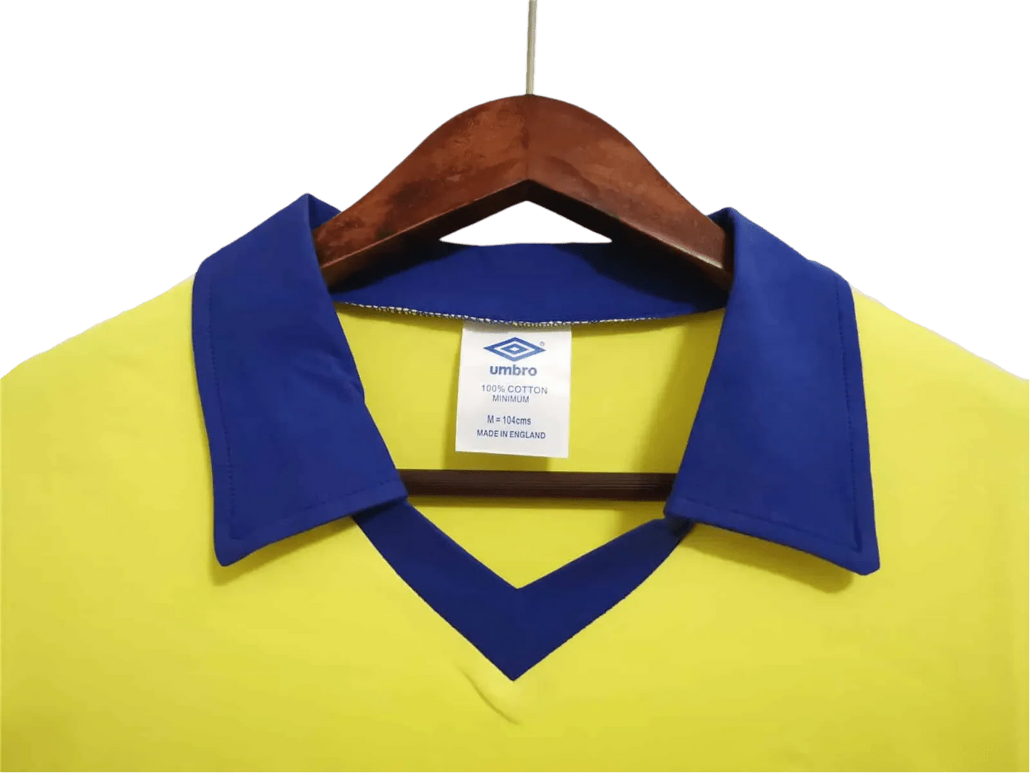 https://cdn.shopify.com/s/files/1/0826/7228/8075/files/1979-arsenal-fa-cup-final-retro-kit-classickits433-933503.webp?v=1741198352
