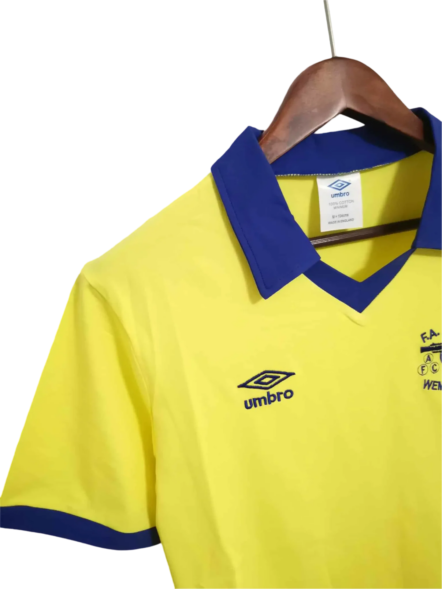 https://cdn.shopify.com/s/files/1/0826/7228/8075/files/1979-arsenal-fa-cup-final-retro-kit-classickits433-956080.webp?v=1741198352