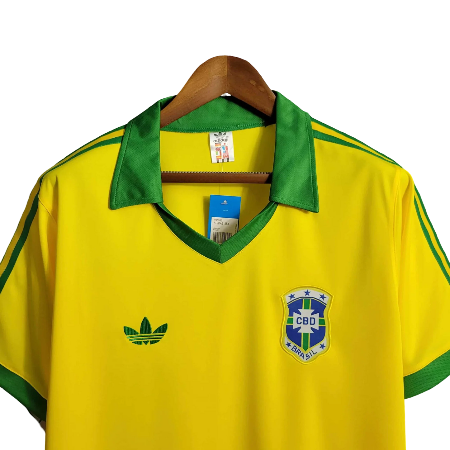https://cdn.shopify.com/s/files/1/0826/7228/8075/files/19791980-brazil-home-retro-kit-classickits433-197819.webp?v=1741198771