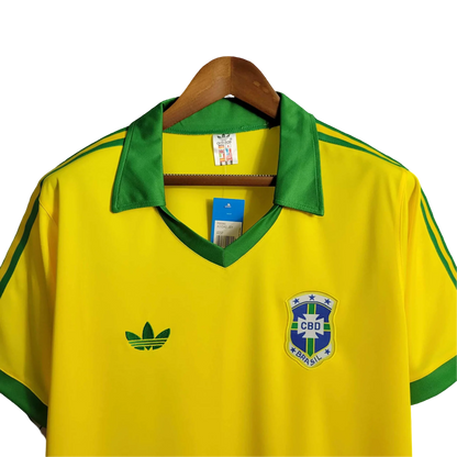 https://cdn.shopify.com/s/files/1/0826/7228/8075/files/19791980-brazil-home-retro-kit-classickits433-197819.webp?v=1741198771