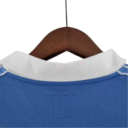 https://cdn.shopify.com/s/files/1/0826/7228/8075/files/19811982-manchester-city-centenary-cup-final-home-retro-kit-classickits433-132498.webp?v=1741198008