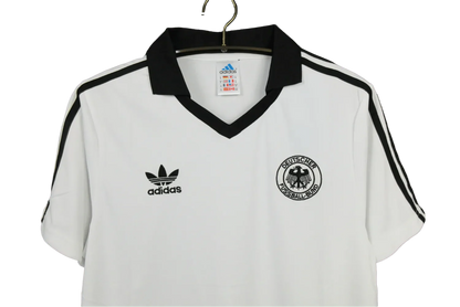 https://cdn.shopify.com/s/files/1/0826/7228/8075/files/1982-germany-home-retro-kit-582553.webp?v=1741197028
