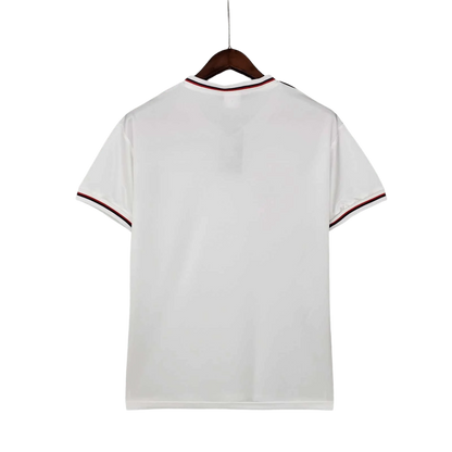 https://cdn.shopify.com/s/files/1/0826/7228/8075/files/19821983-england-home-retro-kit-classickits433-845993.webp?v=1741198462