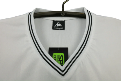 https://cdn.shopify.com/s/files/1/0826/7228/8075/files/19821983-tottenham-hotspur-home-retro-kit-classickits433-213805.webp?v=1741198014