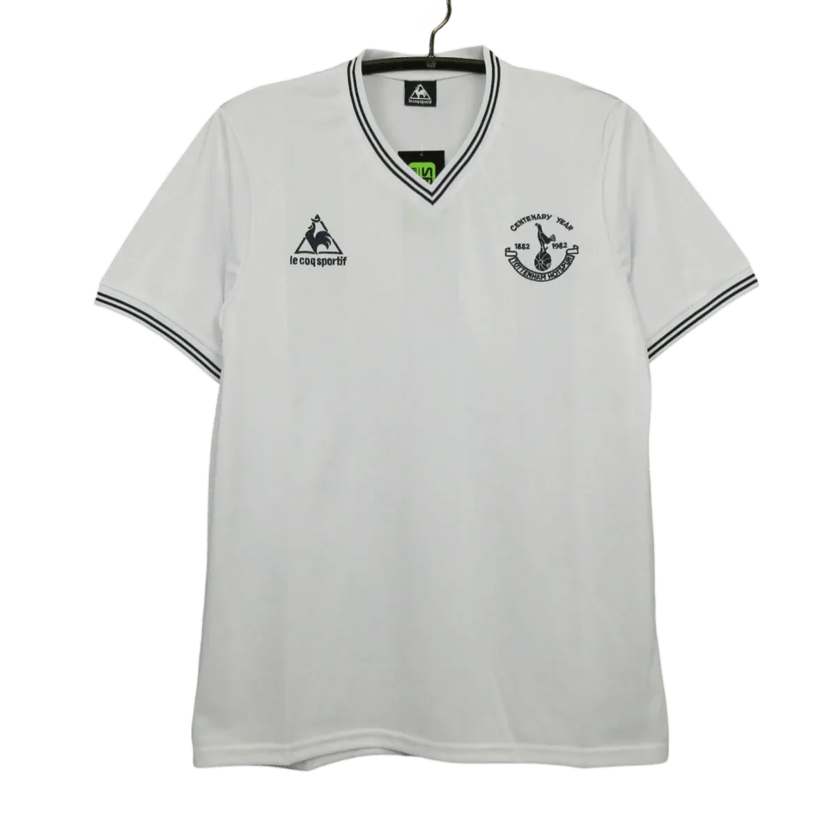 https://cdn.shopify.com/s/files/1/0826/7228/8075/files/19821983-tottenham-hotspur-home-retro-kit-classickits433-235267.webp?v=1741198012