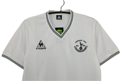 https://cdn.shopify.com/s/files/1/0826/7228/8075/files/19821983-tottenham-hotspur-home-retro-kit-classickits433-809116.webp?v=1741198013