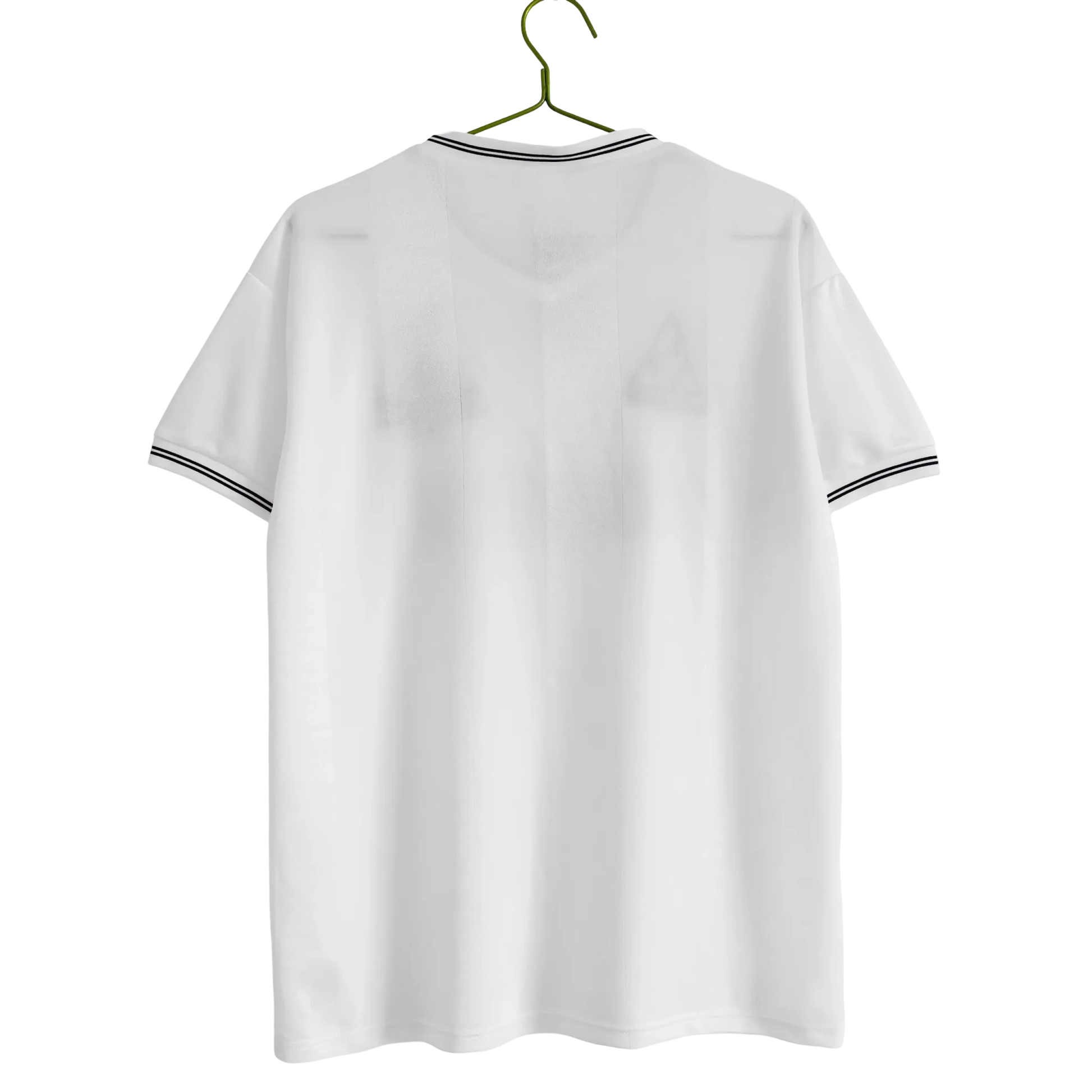 https://cdn.shopify.com/s/files/1/0826/7228/8075/files/19831984-tottenham-hotspur-holsten-home-retro-kit-classickits433-246990.webp?v=1741198015