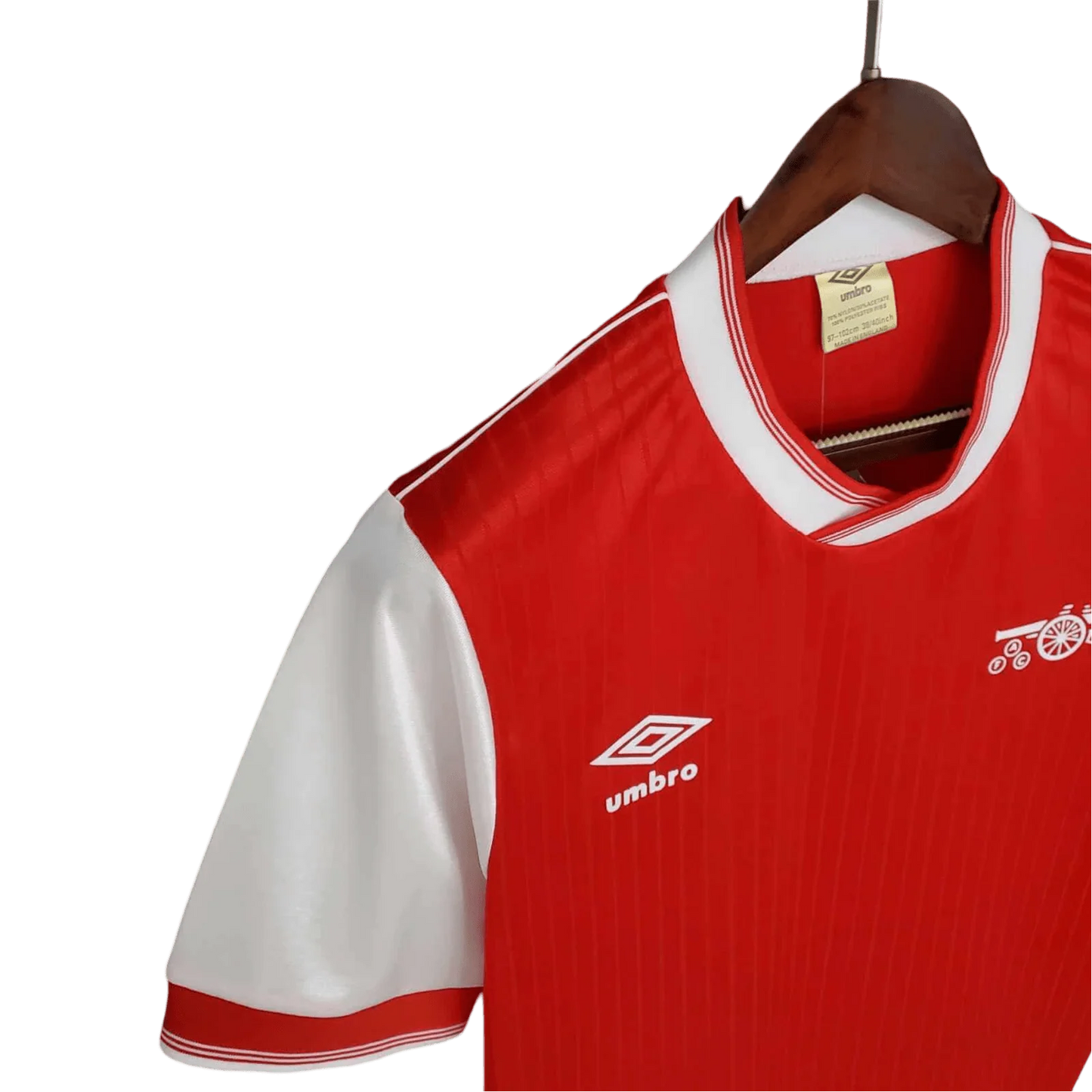 https://cdn.shopify.com/s/files/1/0826/7228/8075/files/19831986-arsenal-home-retro-kit-classickits433-585200.webp?v=1741199260