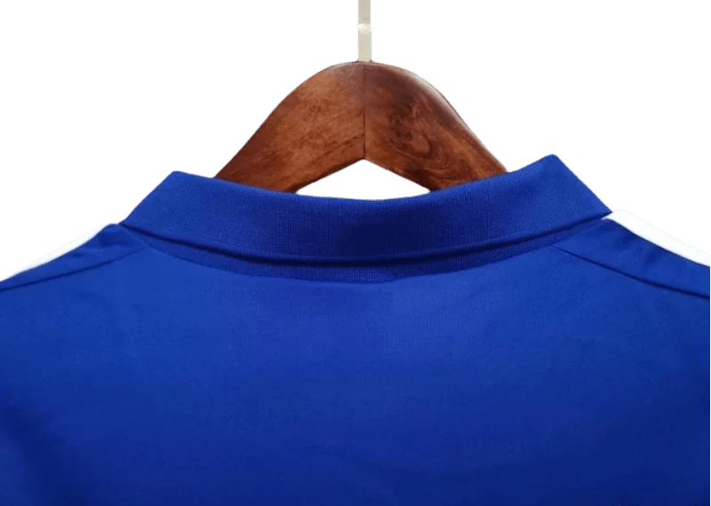 https://cdn.shopify.com/s/files/1/0826/7228/8075/files/19841985-france-home-retro-jersey-658548.webp?v=1741198514