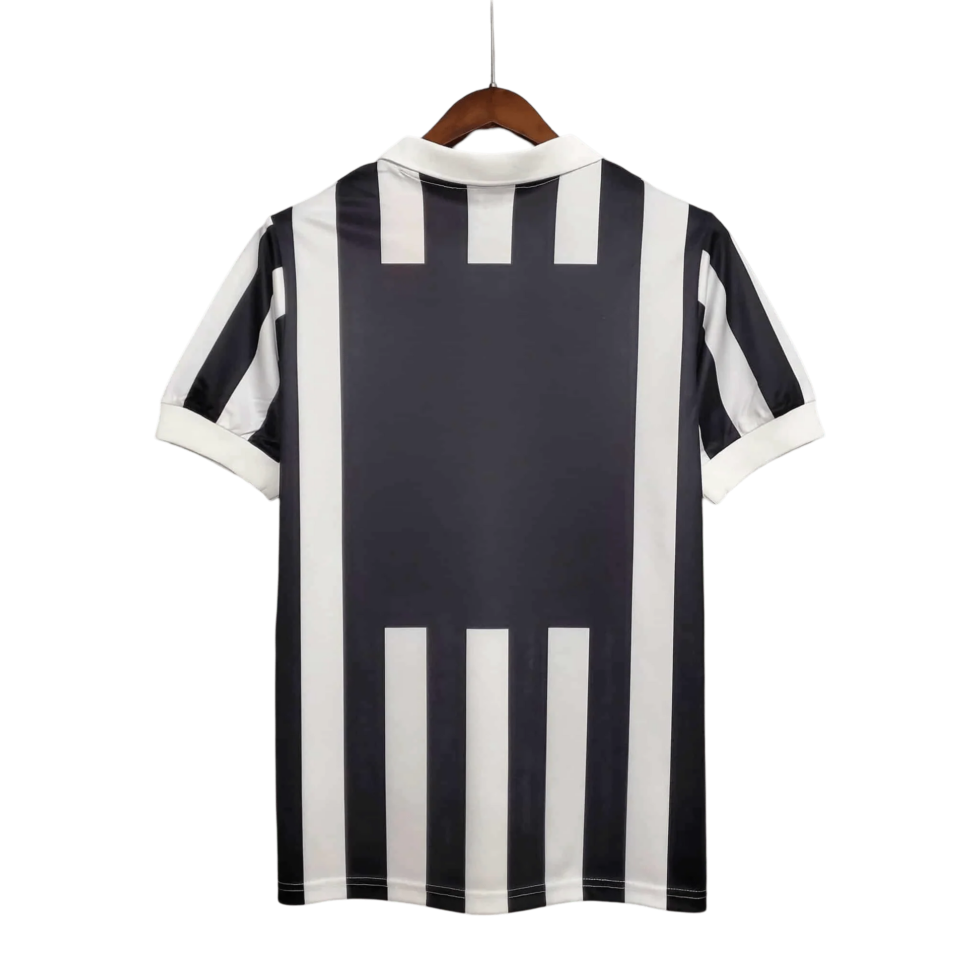 https://cdn.shopify.com/s/files/1/0826/7228/8075/files/19841985-juventus-ariston-home-retro-kit-classickits433-154782.webp?v=1741198815