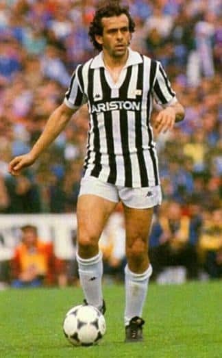 https://cdn.shopify.com/s/files/1/0826/7228/8075/files/19841985-juventus-ariston-home-retro-kit-classickits433-743222.webp?v=1741198817