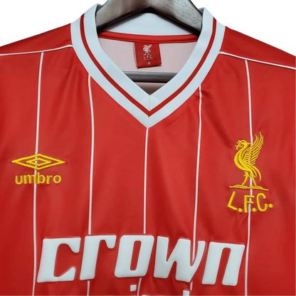 https://cdn.shopify.com/s/files/1/0826/7228/8075/files/19841985-liverpooi-crown-paints-home-retro-kit-classickits433-484848.webp?v=1741197857