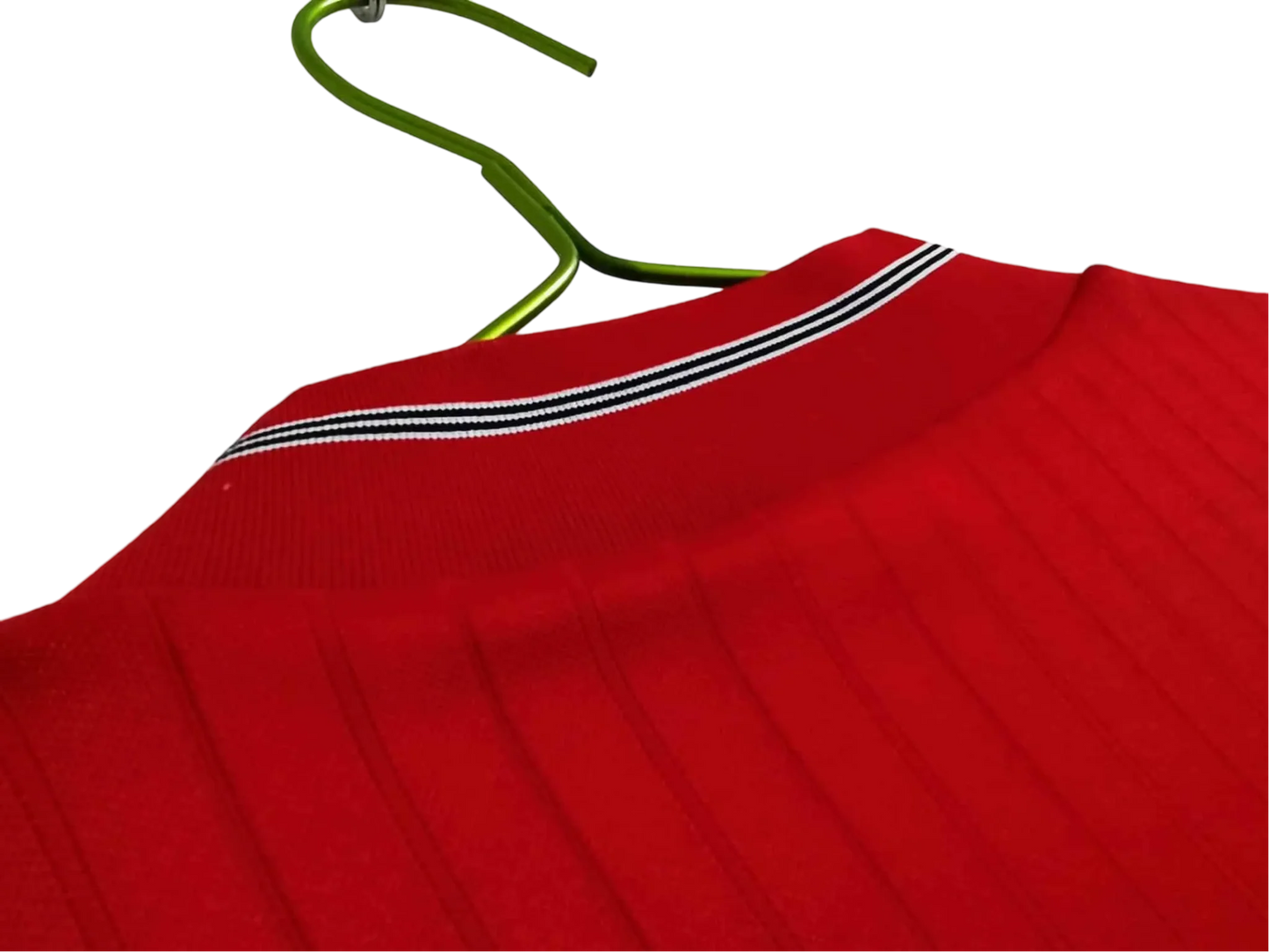 https://cdn.shopify.com/s/files/1/0826/7228/8075/files/19841987-england-away-red-retro-kit-613288.webp?v=1741196953