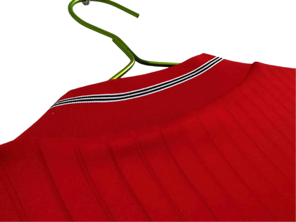 https://cdn.shopify.com/s/files/1/0826/7228/8075/files/19841987-england-away-red-retro-kit-613288.webp?v=1741196953