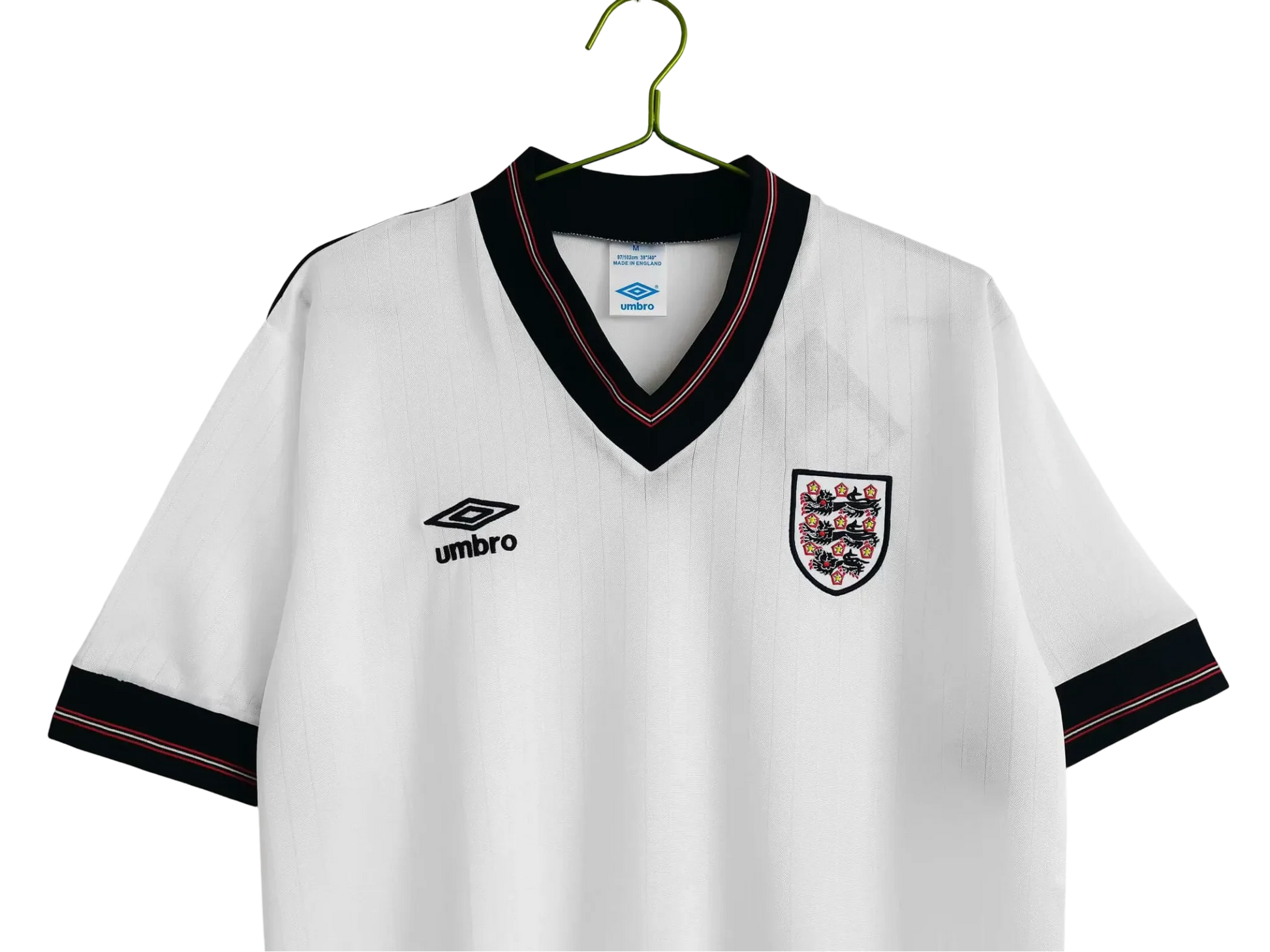 https://cdn.shopify.com/s/files/1/0826/7228/8075/files/19841987-england-home-retro-kit-168490.webp?v=1741196968