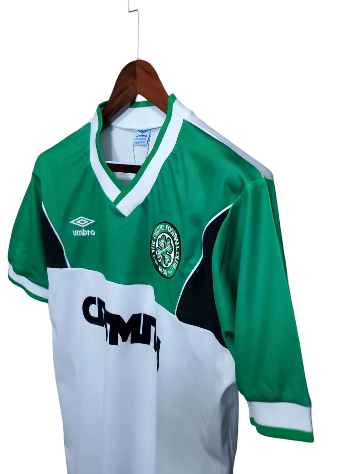 https://cdn.shopify.com/s/files/1/0826/7228/8075/files/19851986-glasgow-celtic-cr-smith-away-kit-classickits433-548151.webp?v=1741199131