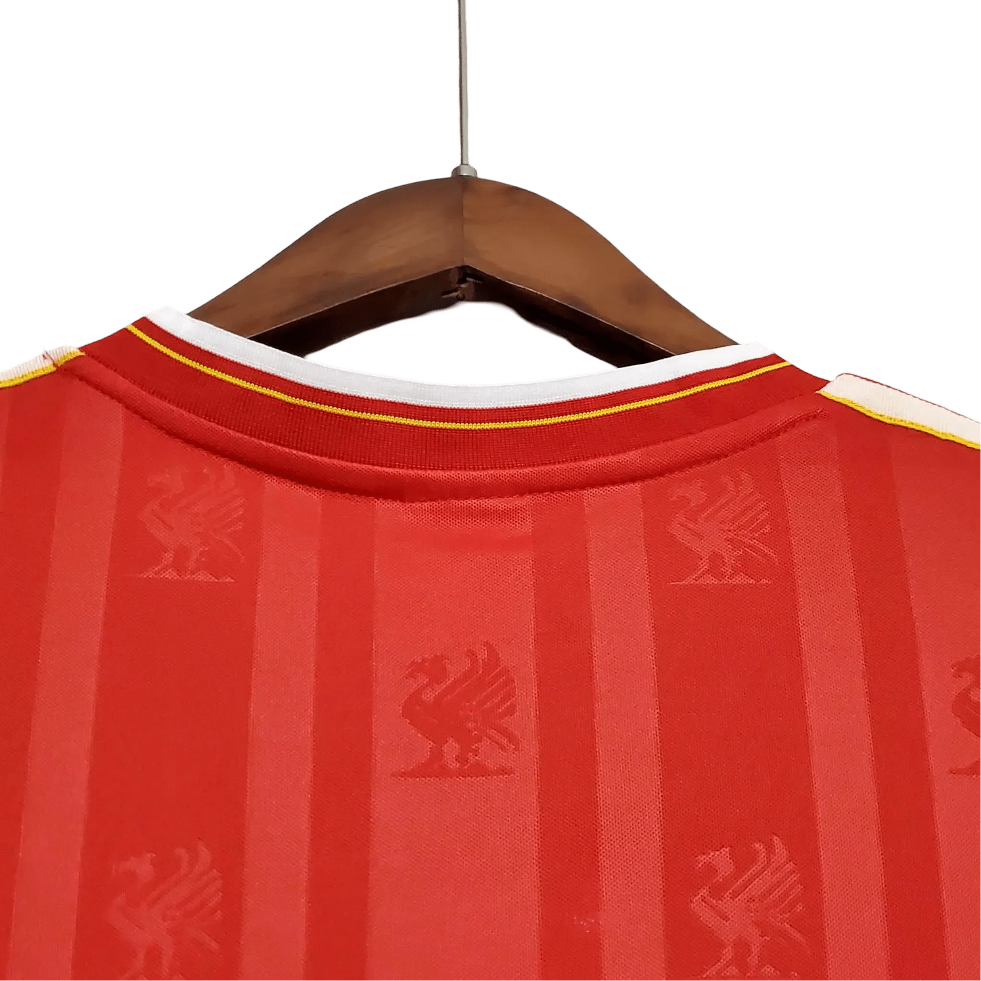 https://cdn.shopify.com/s/files/1/0826/7228/8075/files/19851986-liverpooi-crown-paints-home-retro-kit-classickits433-638708.webp?v=1741197861