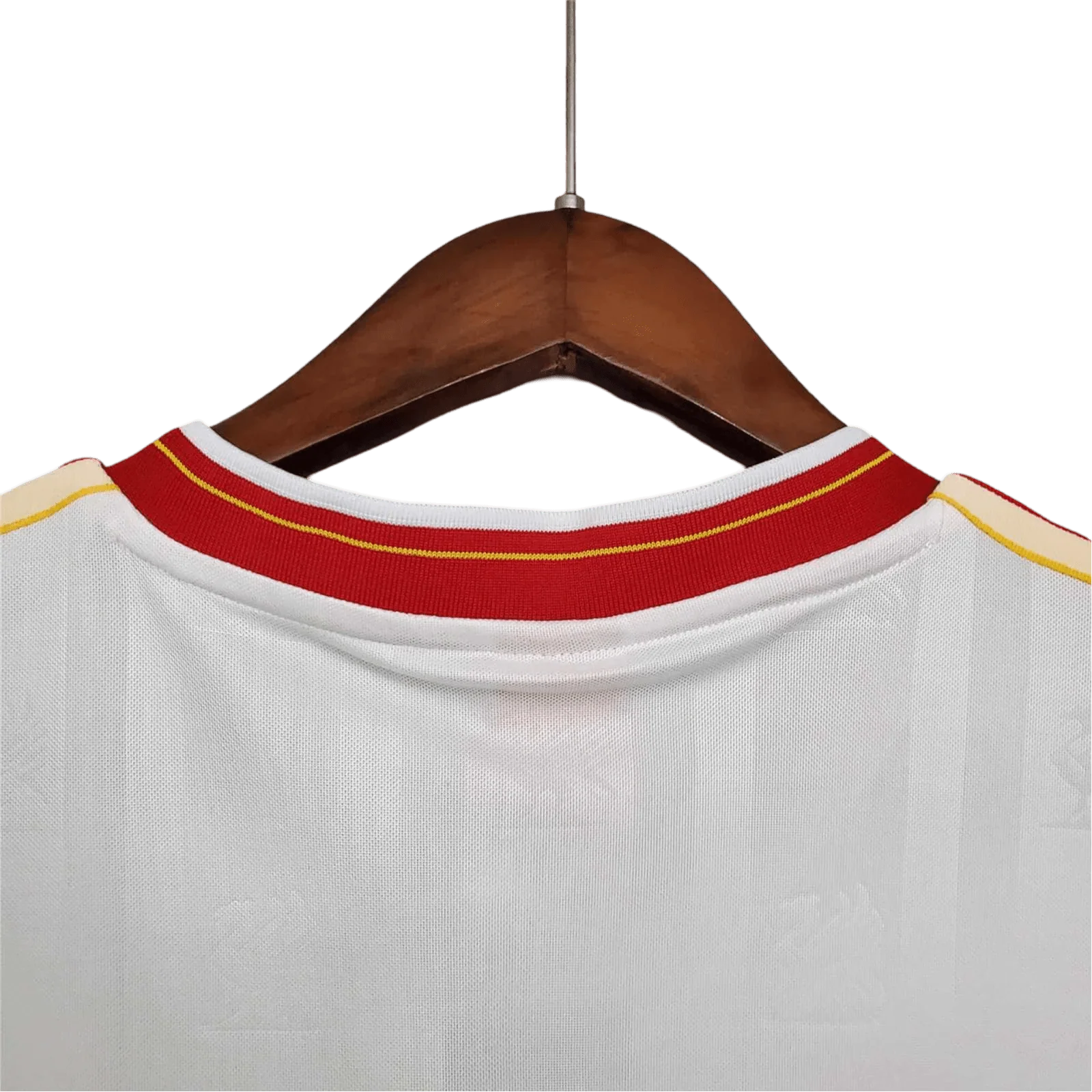 https://cdn.shopify.com/s/files/1/0826/7228/8075/files/19851986-liverpool-crown-paints-white-away-retro-kit-classickits433-270079.webp?v=1741199196